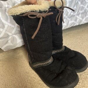 UGG Australia Black Wool Shearling Vintage Boots!